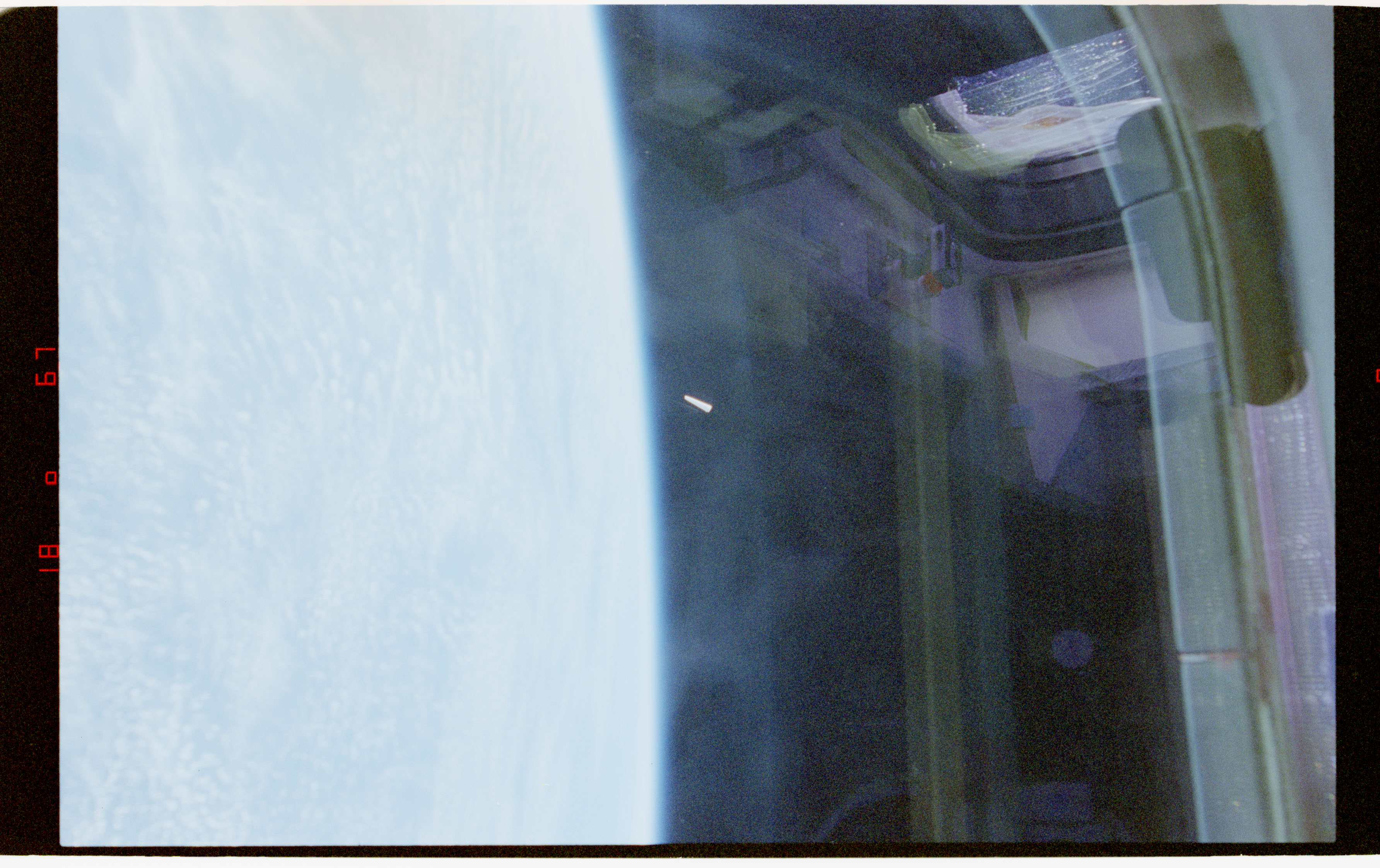 NASA-UAP-D030 - STS-80 Unidentified Object - Image 1 (1996)